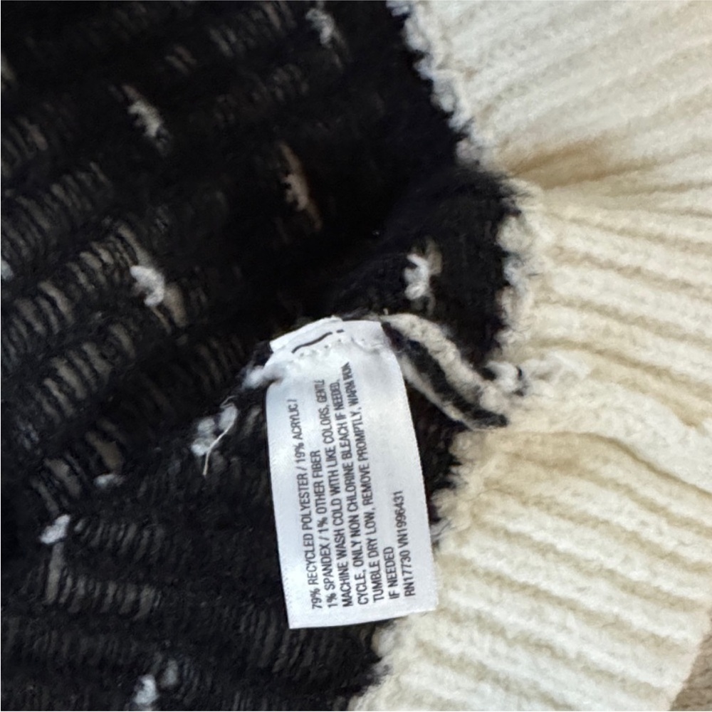 Universal Thread Monochrome Knit Turtleneck Sweater - Picture 9 of 11